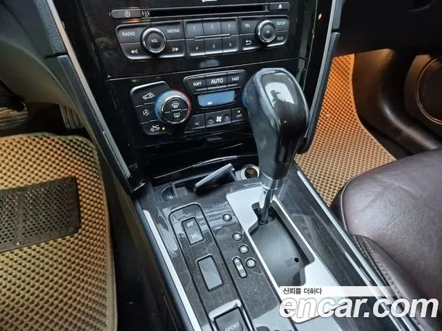 Renault Korea SM7 — интерьер