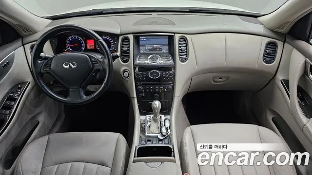 Infiniti EX — интерьер