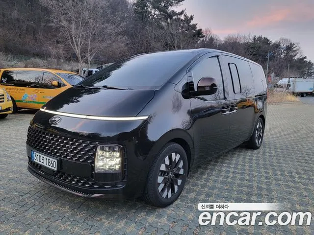 Hyundai Staria