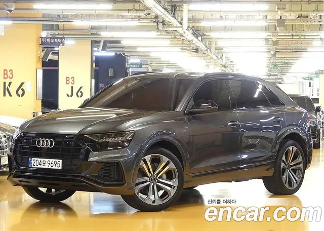 Audi Q8