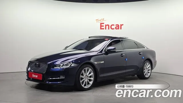 Jaguar XJ