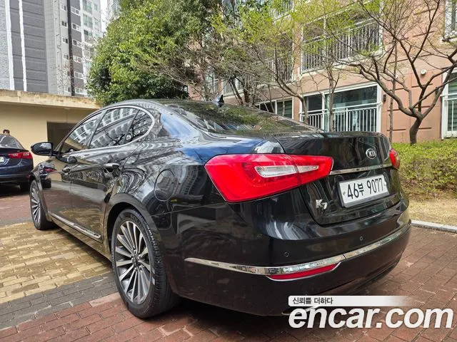 Kia K7 — интерьер