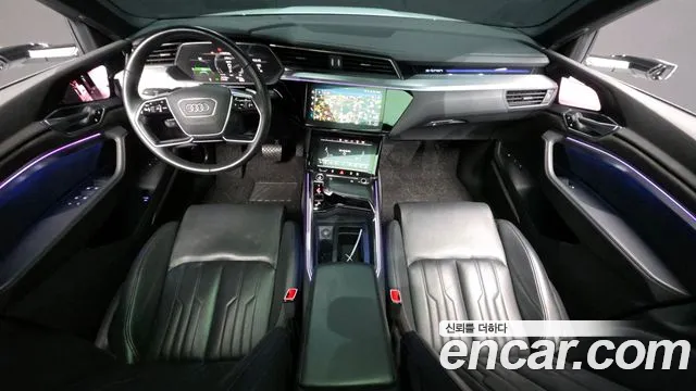 Audi e-tron — интерьер
