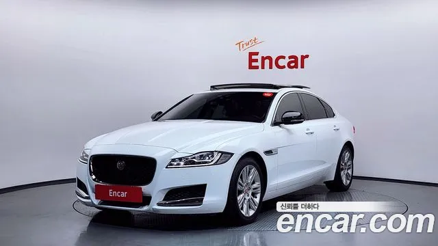 Jaguar XF