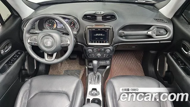 Jeep Renegade — интерьер