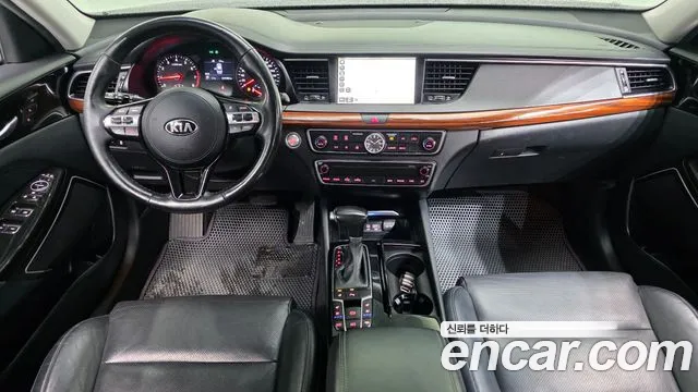 Kia K7 — интерьер