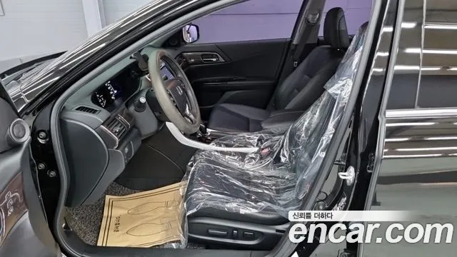 Honda Accord — интерьер