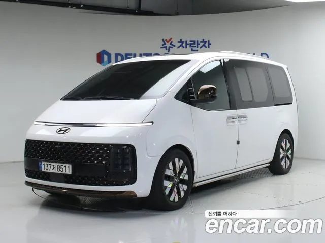 Hyundai Staria