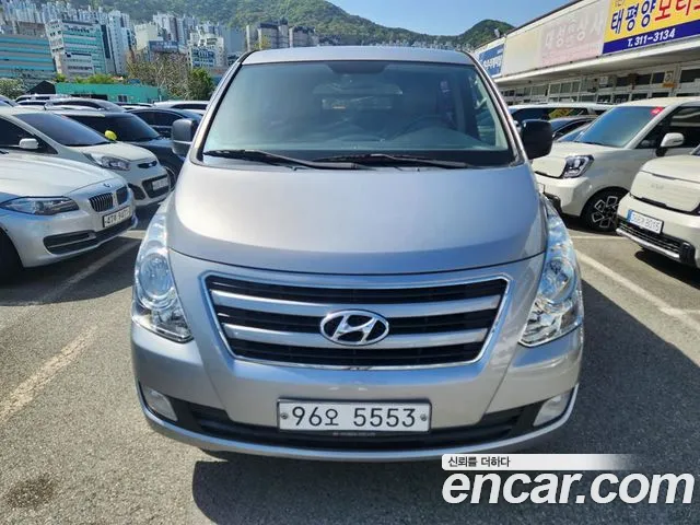 Hyundai Starex