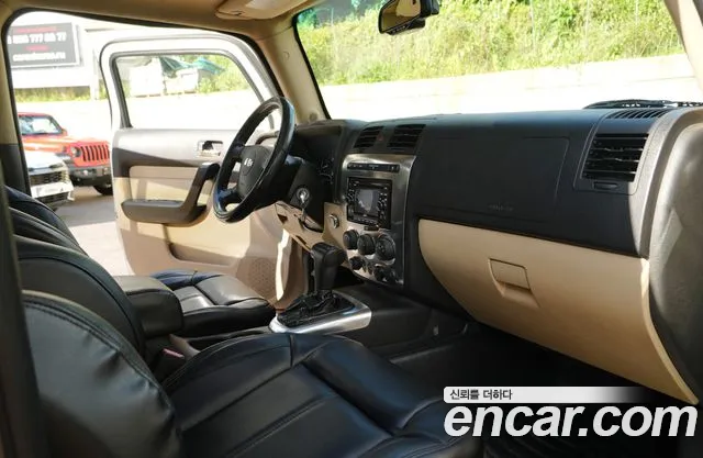 Hummer H3 — интерьер