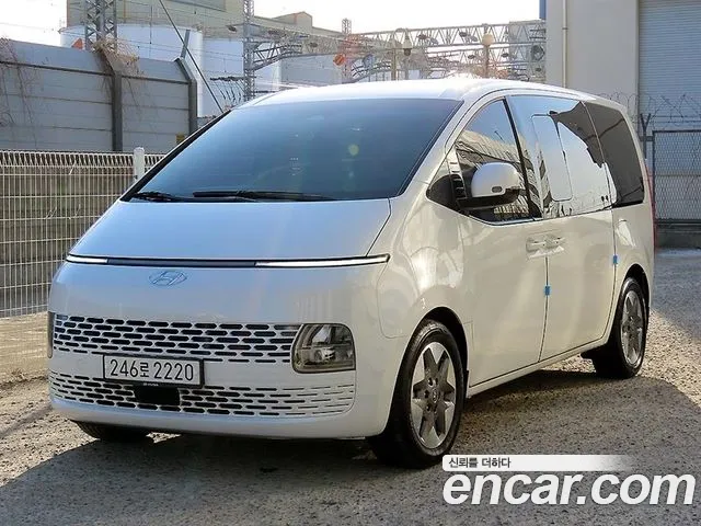 Hyundai Staria