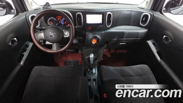 Nissan Cube — интерьер
