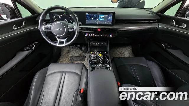 Kia K5 — интерьер