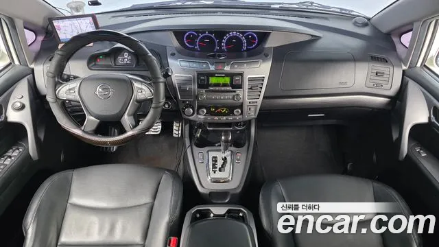 KG Mobility Korando — интерьер