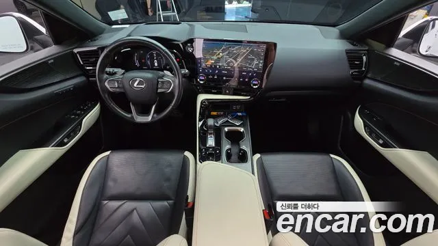 Lexus NX — интерьер