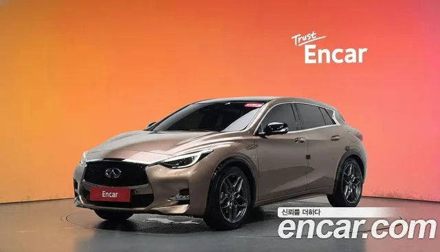 Infiniti Q30