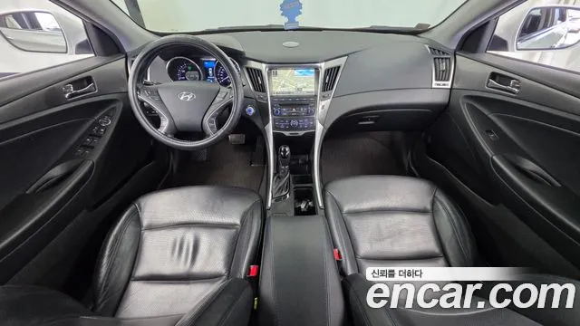 Hyundai Sonata — интерьер