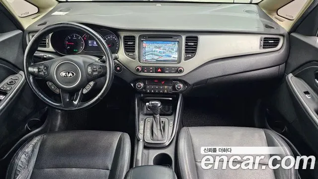 Kia Carens — интерьер