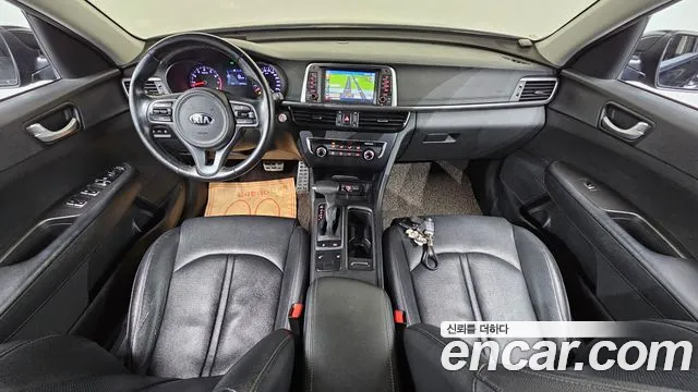 Kia K5 — интерьер