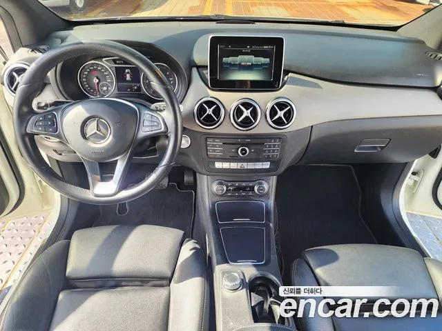 Mercedes-Benz B-класс — интерьер