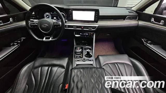 Kia K5 — интерьер