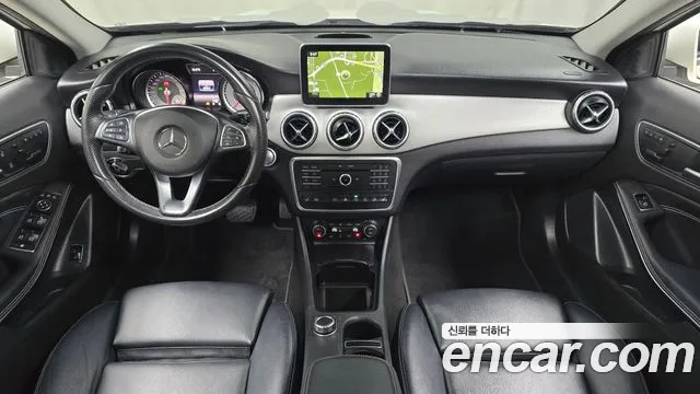 Mercedes-Benz GLA-класс — интерьер