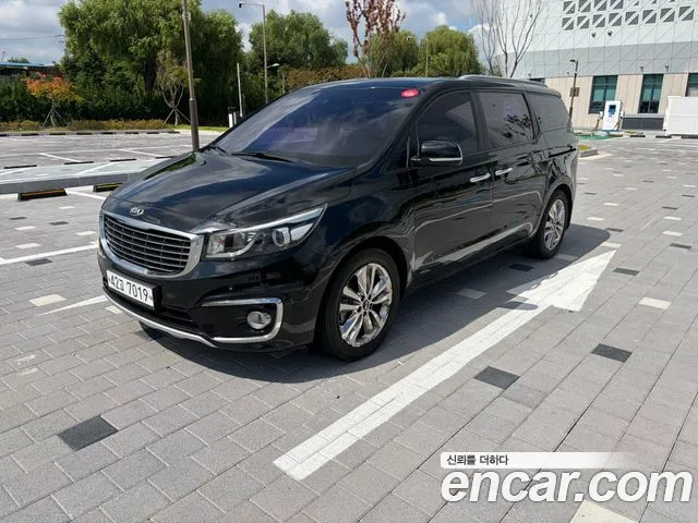 Kia Carnival — экстерьер