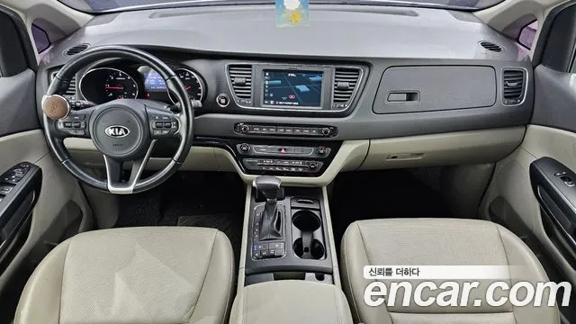 Kia Carnival — интерьер
