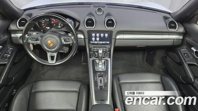 Porsche 718 — интерьер