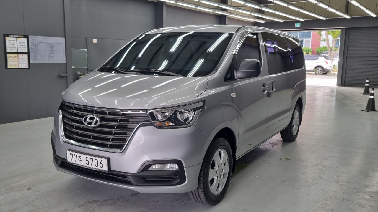 Hyundai Starex