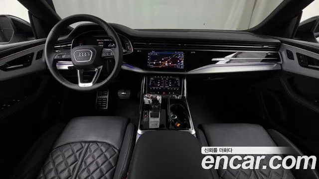 Audi Q8 — интерьер
