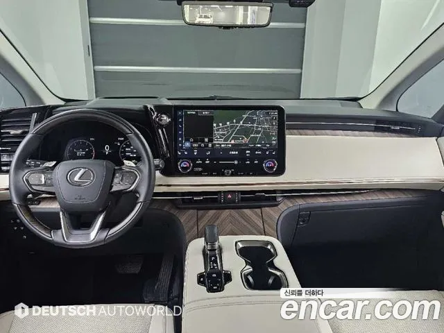 Lexus LM — интерьер