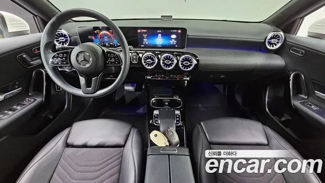 Mercedes-Benz A-класс — интерьер
