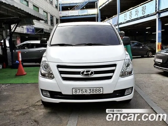 Hyundai Starex