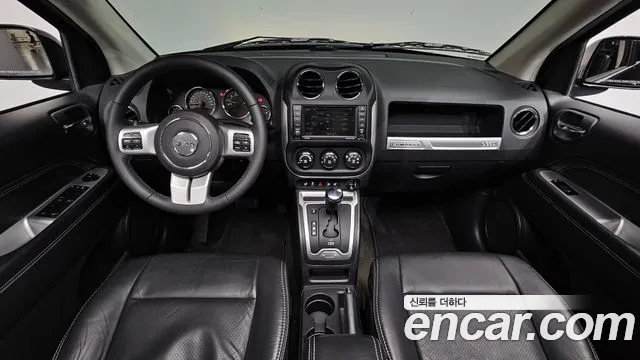 Jeep Compass — интерьер