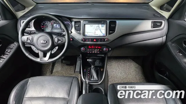 Kia Carens — интерьер