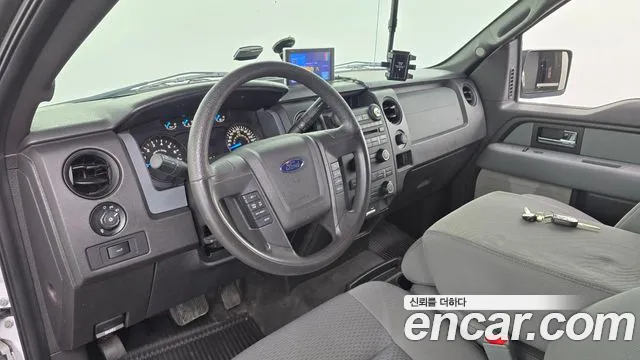 Ford F-150 — интерьер