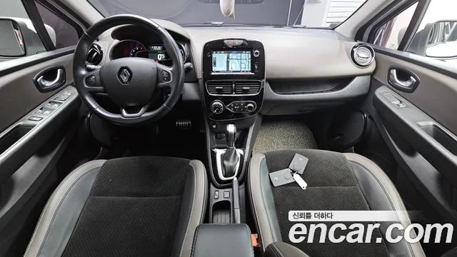 Renault Korea Clio — интерьер