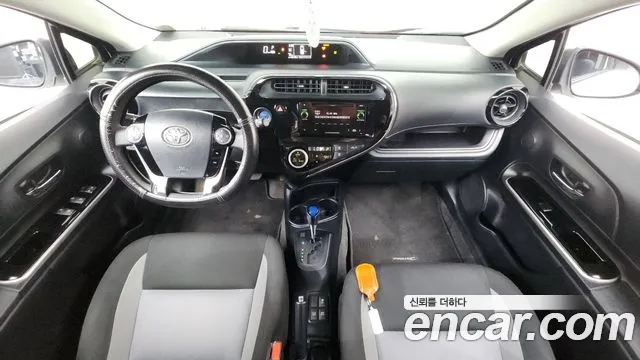 Toyota Prius — интерьер