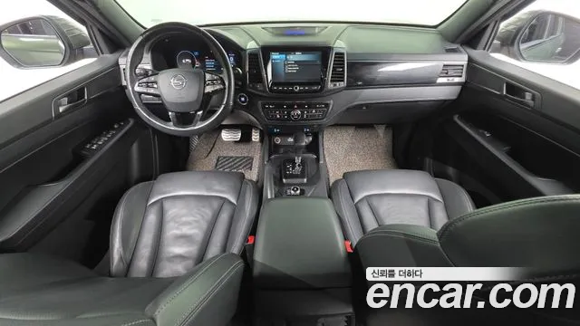KG Mobility Rexton — интерьер