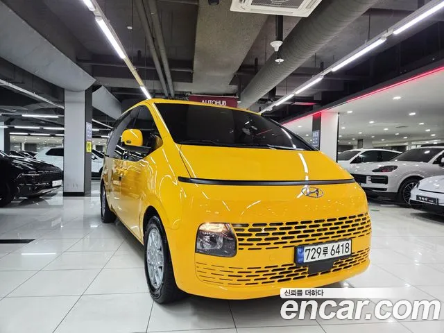 Hyundai Staria