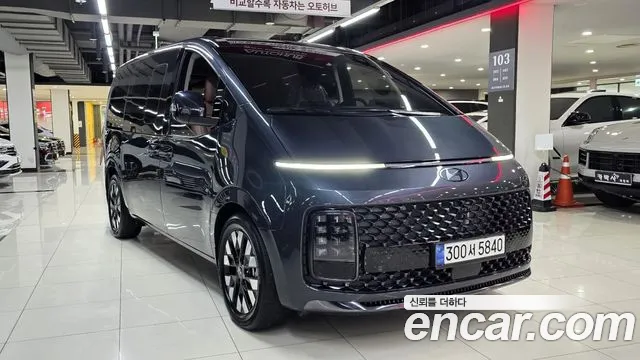 Hyundai Staria