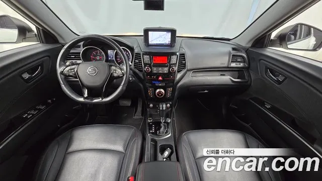 KG Mobility Tivoli — интерьер
