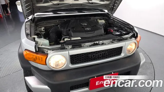 Toyota FJ Cruiser — интерьер