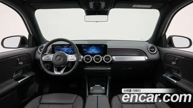 Mercedes-Benz EQB — интерьер