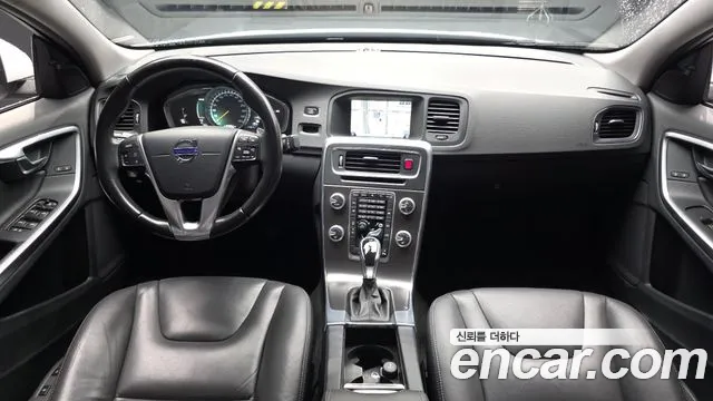 Volvo S60 — интерьер