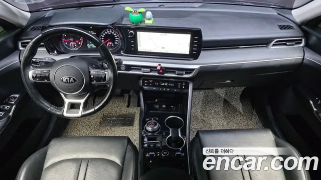 Kia K5 — интерьер