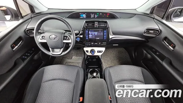 Toyota Prius — интерьер