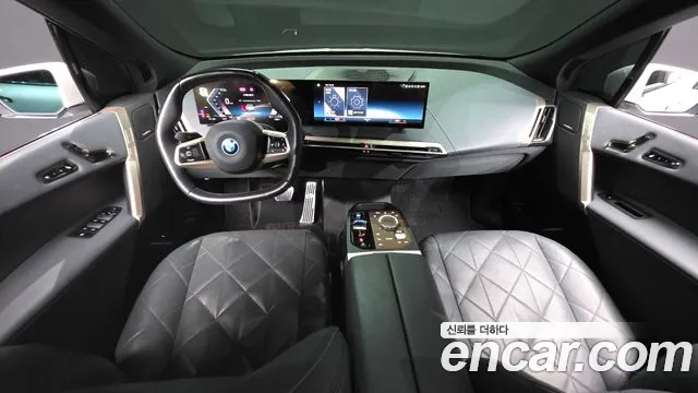 BMW iX — интерьер