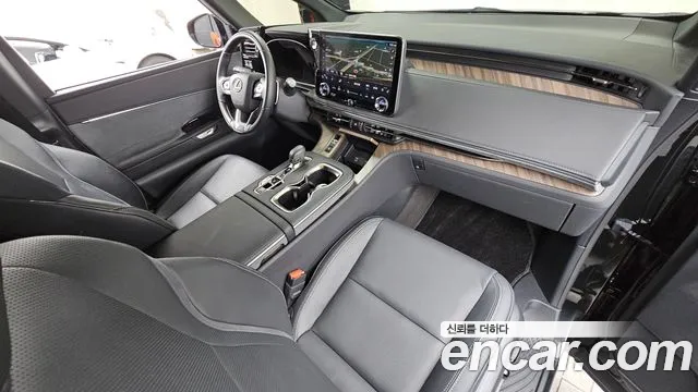 Lexus LM — интерьер